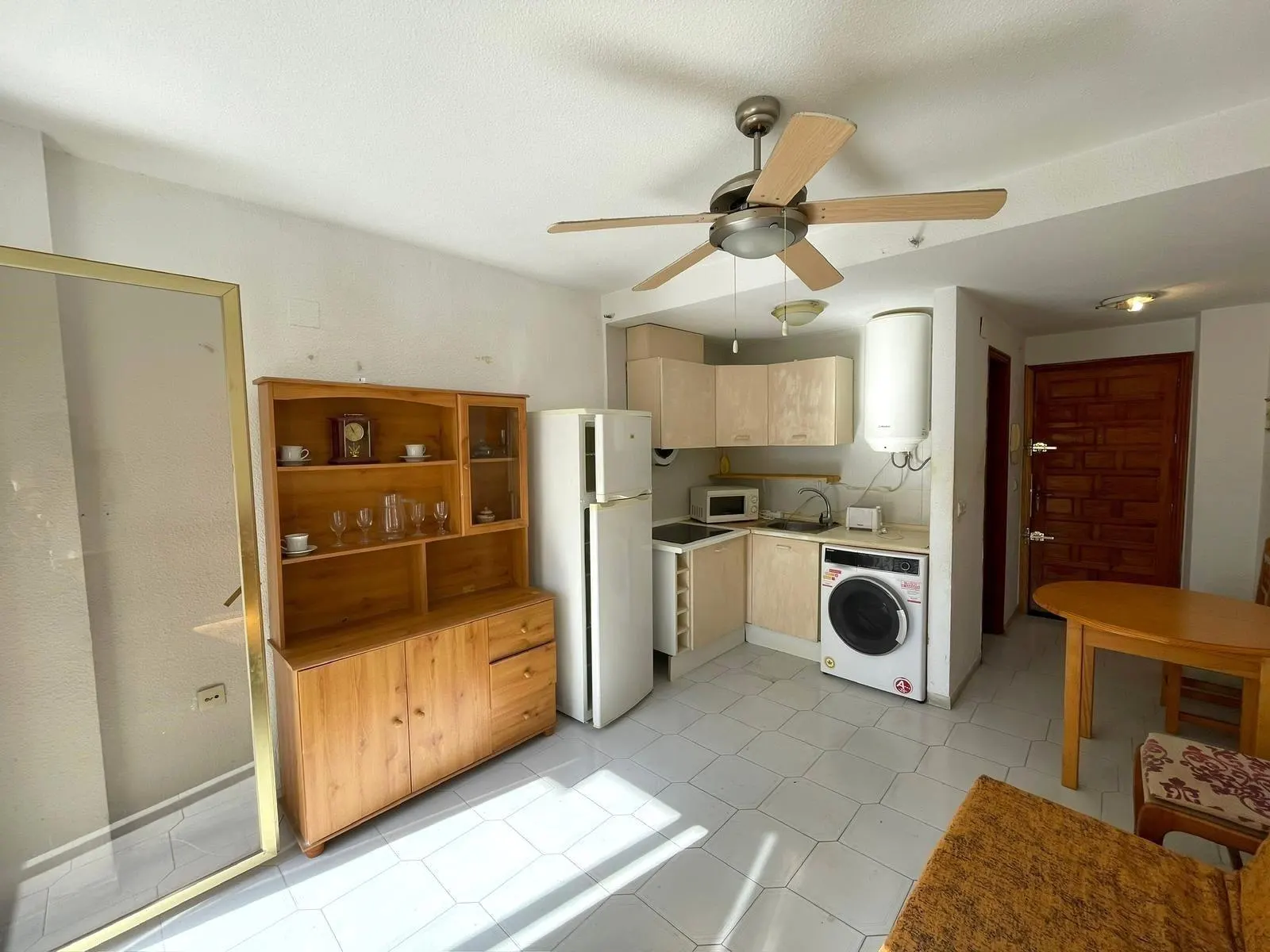 Studio apartment in Torrevieja (Centro) — 4