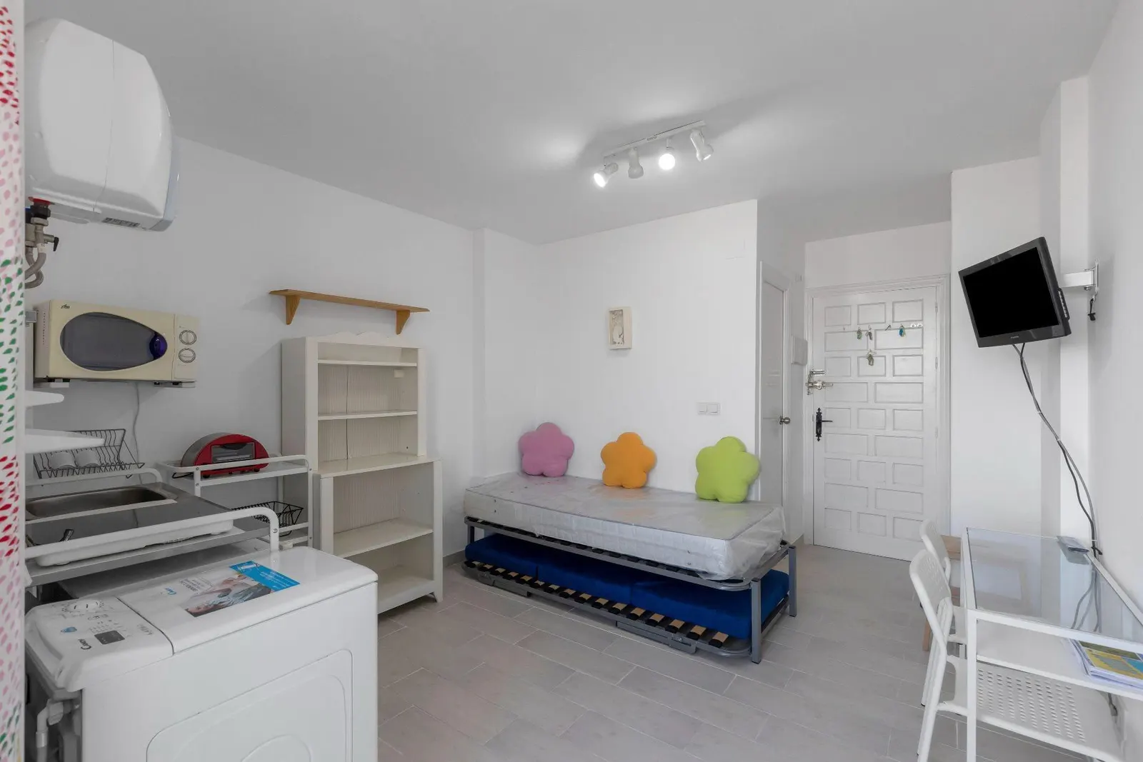 Studio apartment in Torrevieja (in La Mata pueblo) — 2