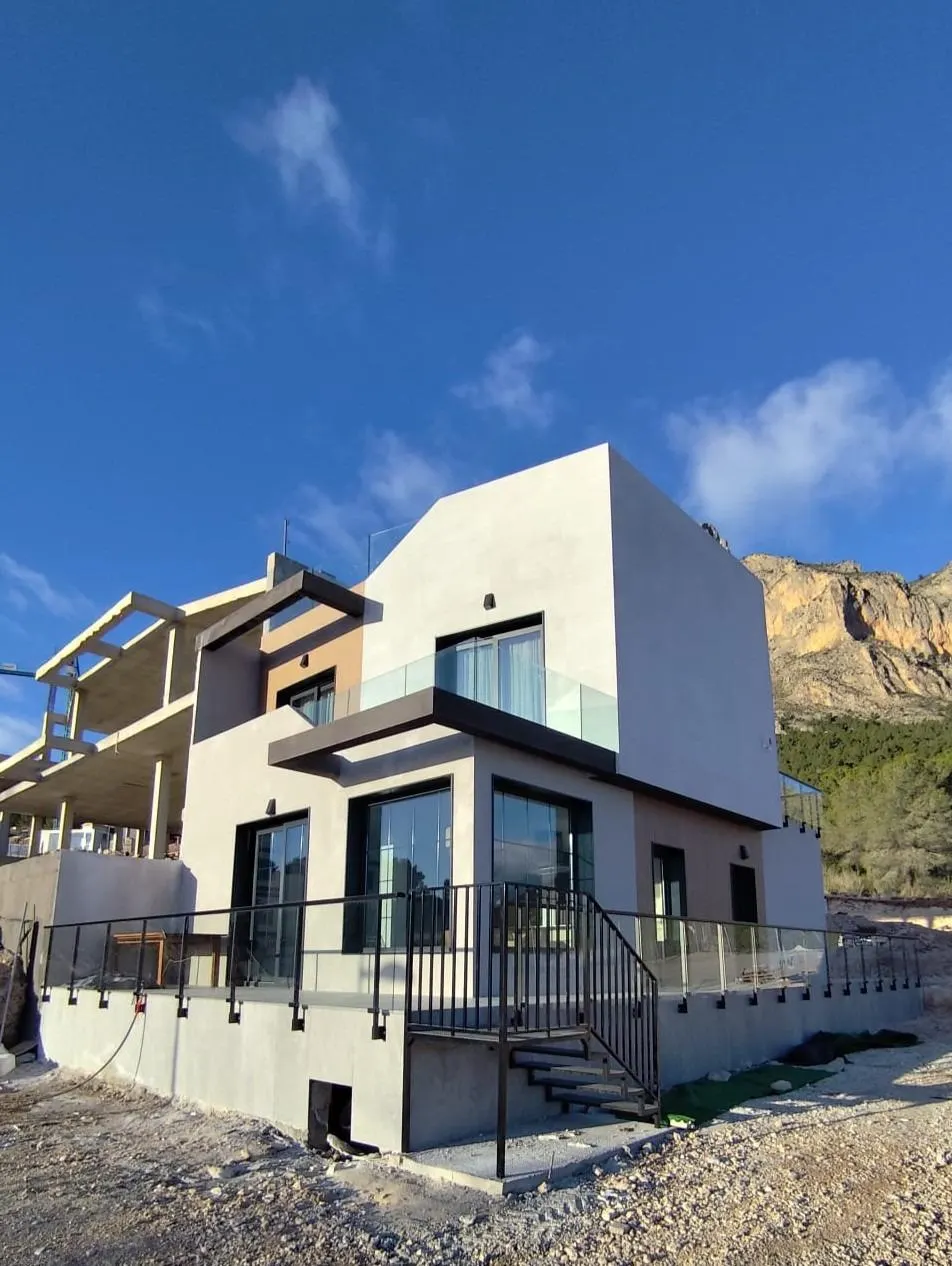 NEW BUILD SEMI-DETACHED VILLAS IN POLOP — 2