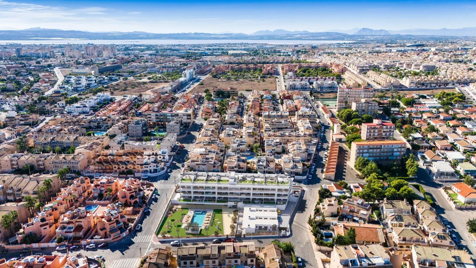 New Build Tourist Licensed Apartments 300 m from the Beach in Torrevieja — 5