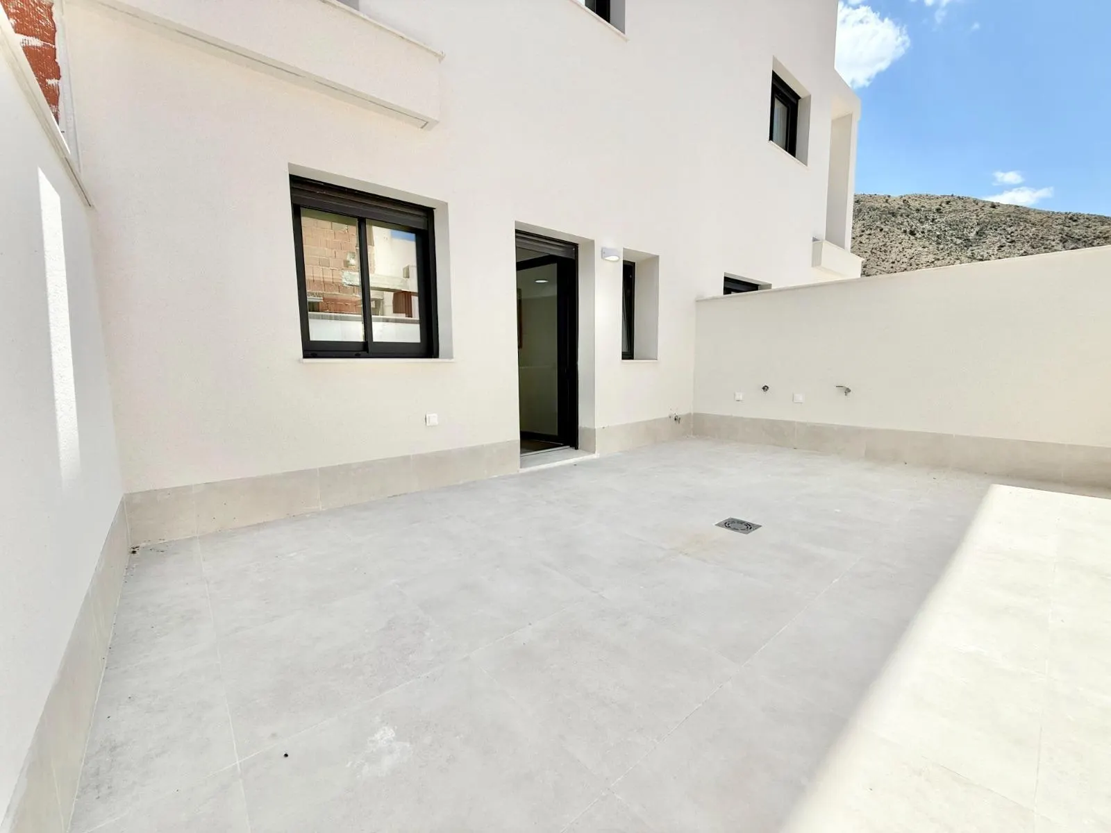 New Build Townhouses for Sale in Cox – 44 Modern Homes with Great Amenities — 4
