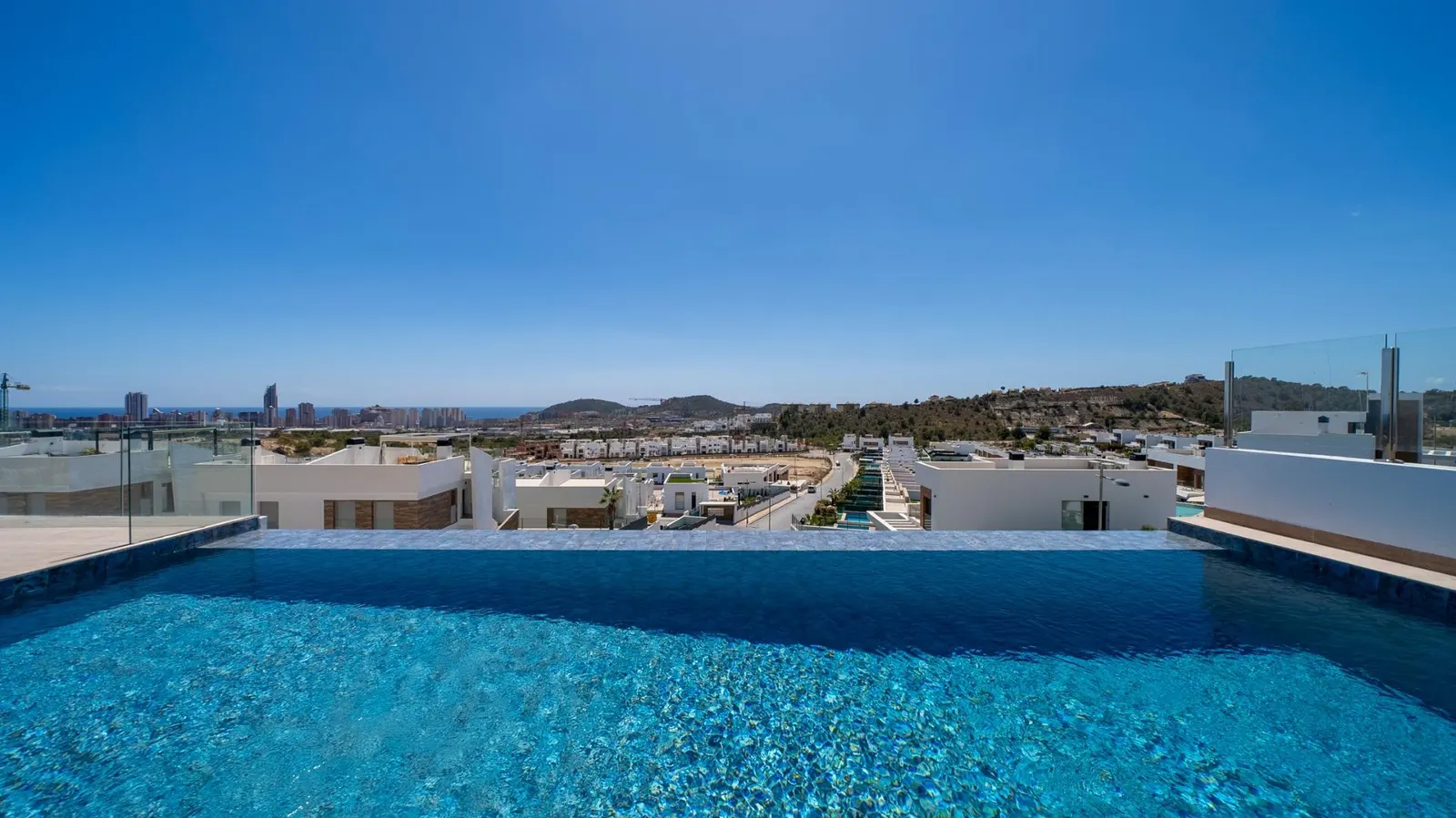 NEW BUILD VILLAS WITH PRIVATE POOL AND GUEST HOUSE — 4