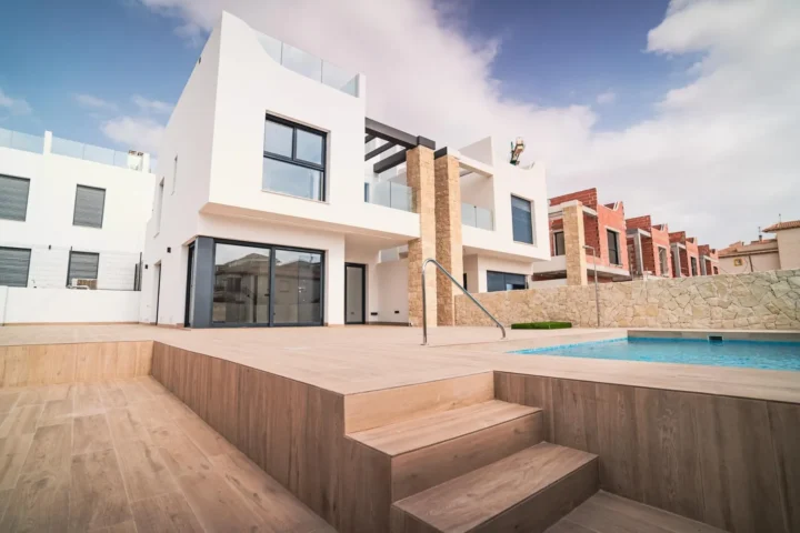 NEW BUILD RESIDENTIAL COMPLEX IN PUNTA PRIMA