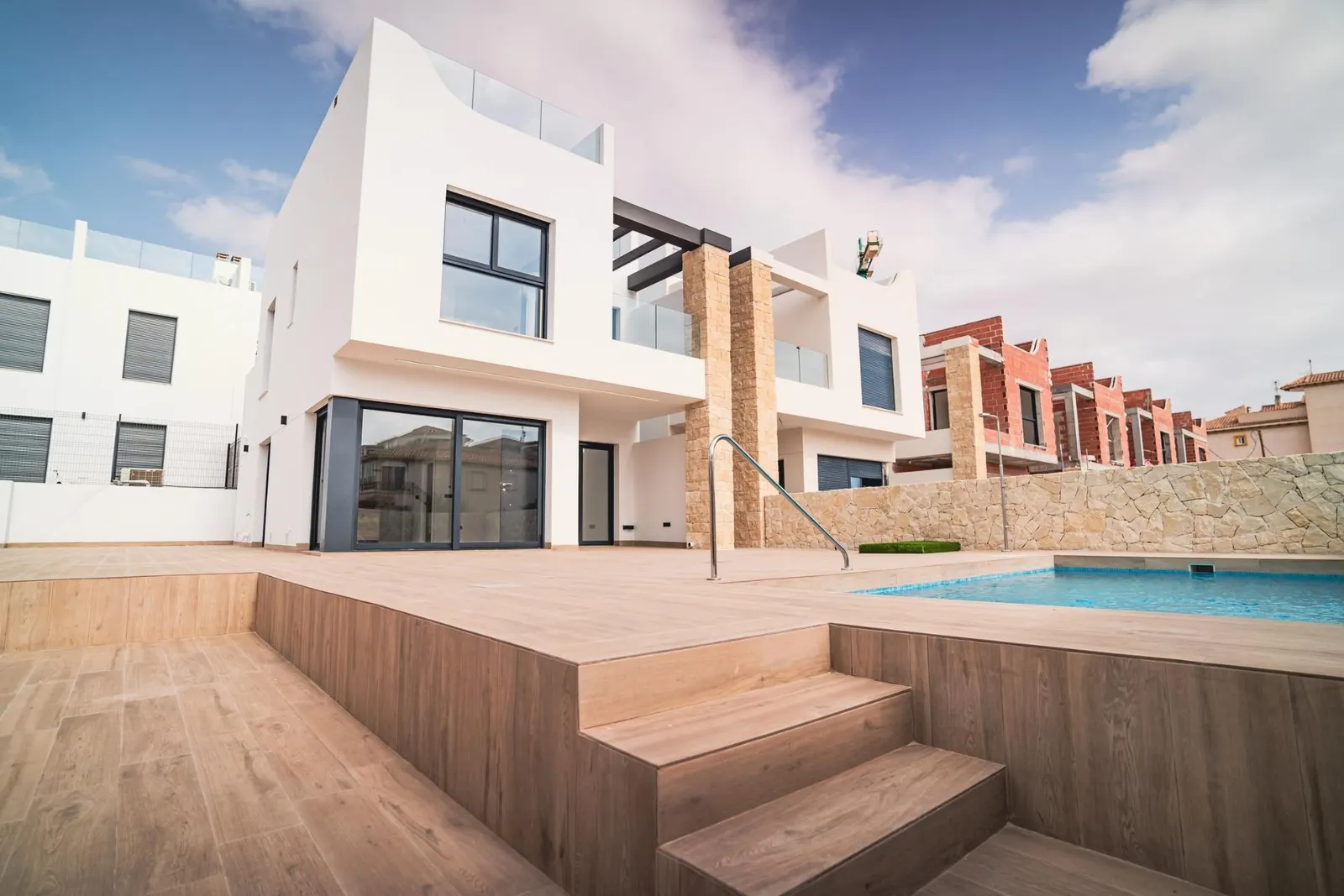 NEW BUILD RESIDENTIAL COMPLEX IN PUNTA PRIMA — 1