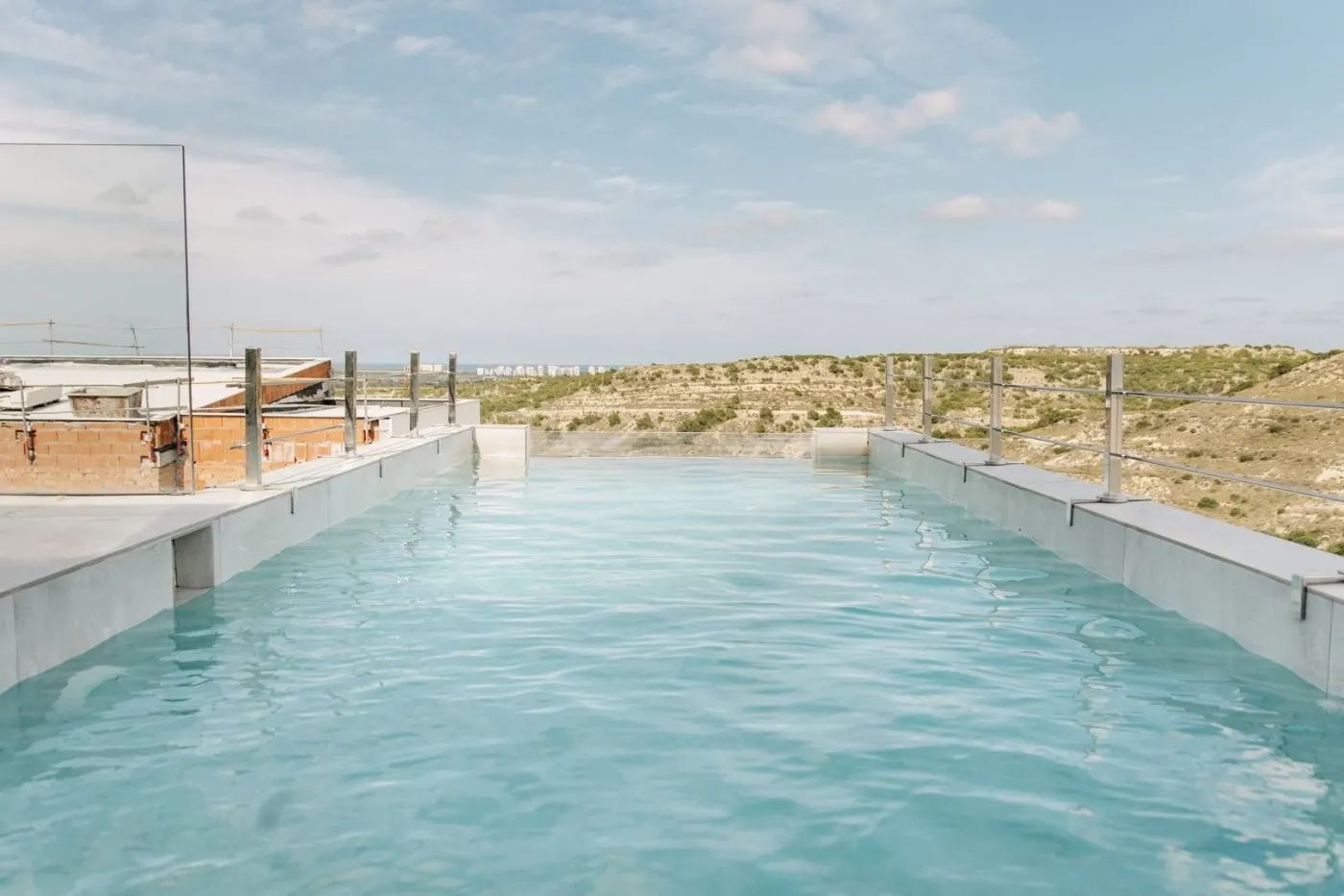 DESIGNER VILLA BY THE SEA — 2