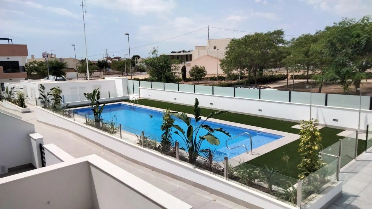 Newly Built Bungalows with Solarium or Garden in Pilar de la Horadada — 4