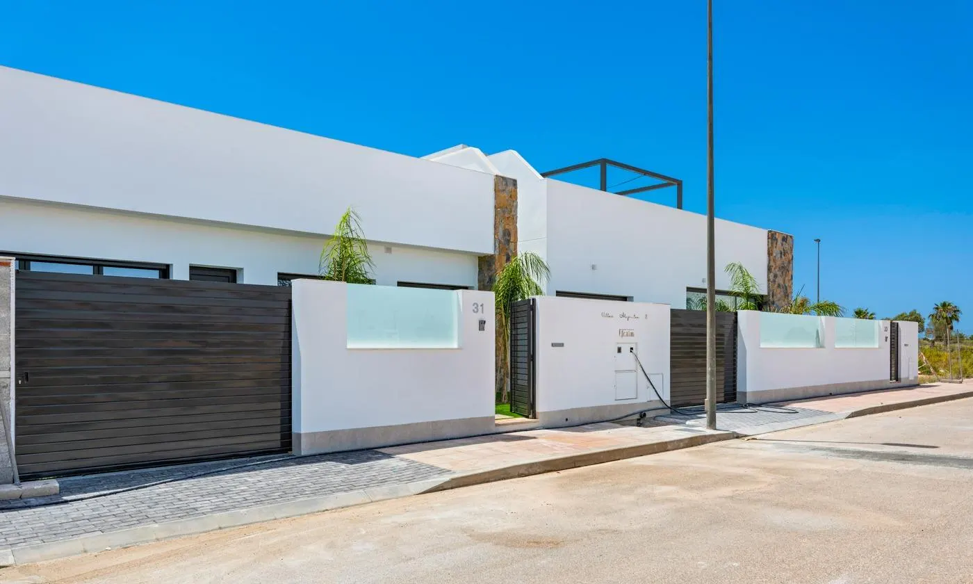 NEW BUILD TOWNHOSES IN LOS ALCAZARES — 3