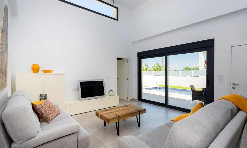 THE MEDITERRANEAN LIFESTYLE ALL ON ONE LEVEL — 4