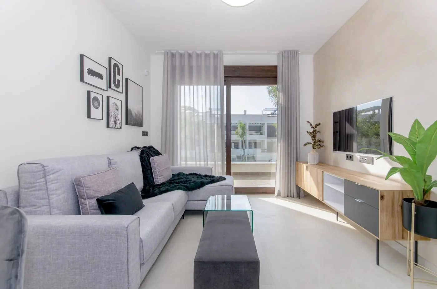 NEW BUILD RESIDENTIAL OF BUNGALOW APARTMENTS IN LOS BALCONES, TORREVIEJA — 3