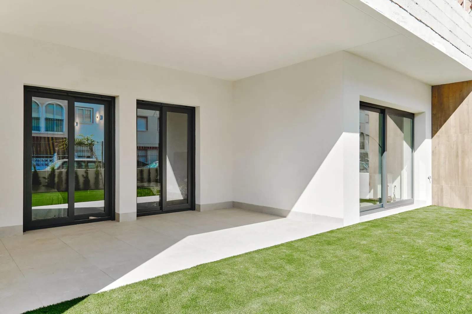 DESIGN BUNGALOW BY THE SEA — 4