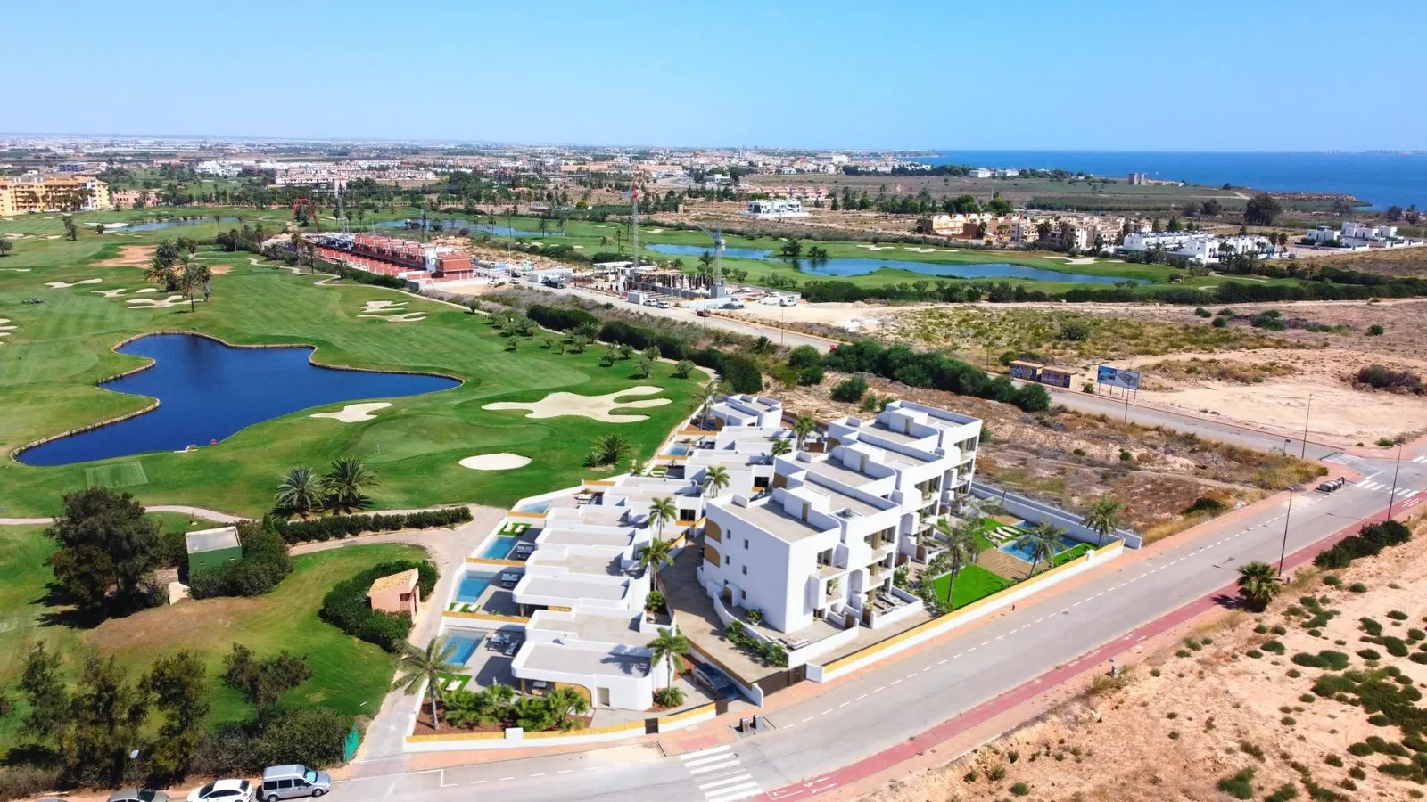 New Build Residential Complex in Los Alcázares on the Frontline of Serena Golf — 1