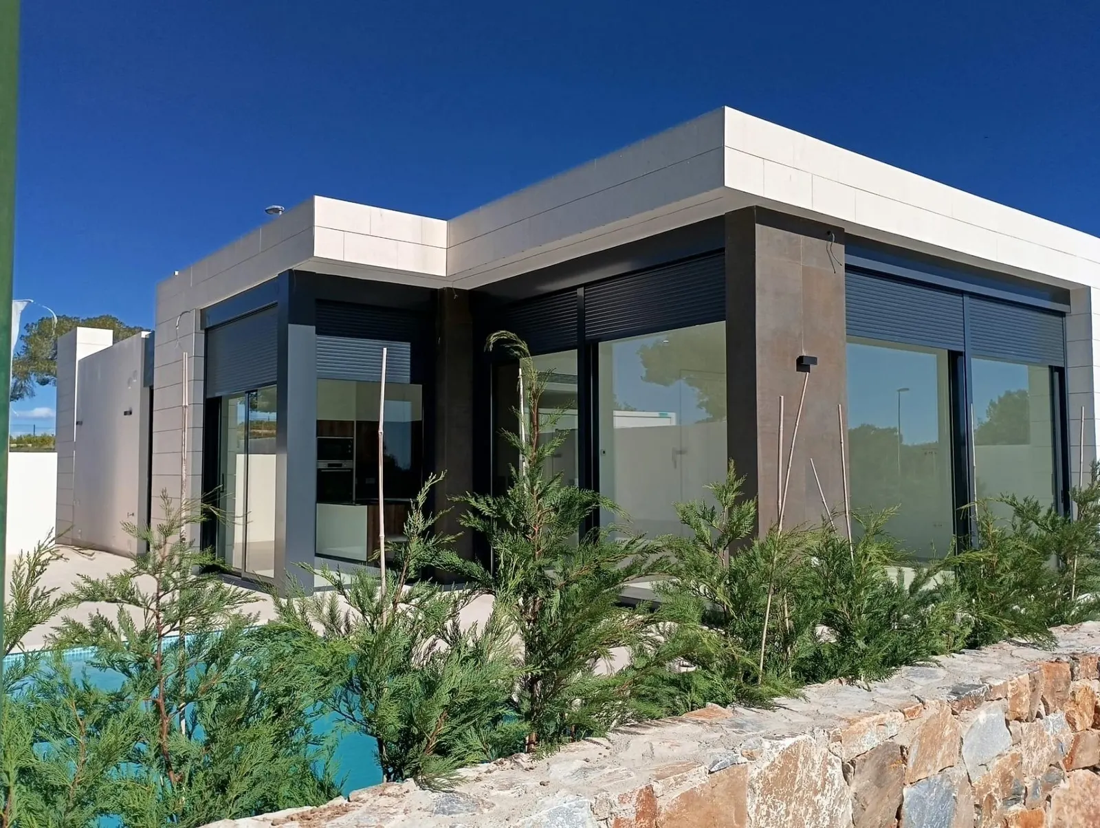 NEW BUILD VILLAS IN PILAR DE LA HORADADA ON THE GOLF COURSE — 1