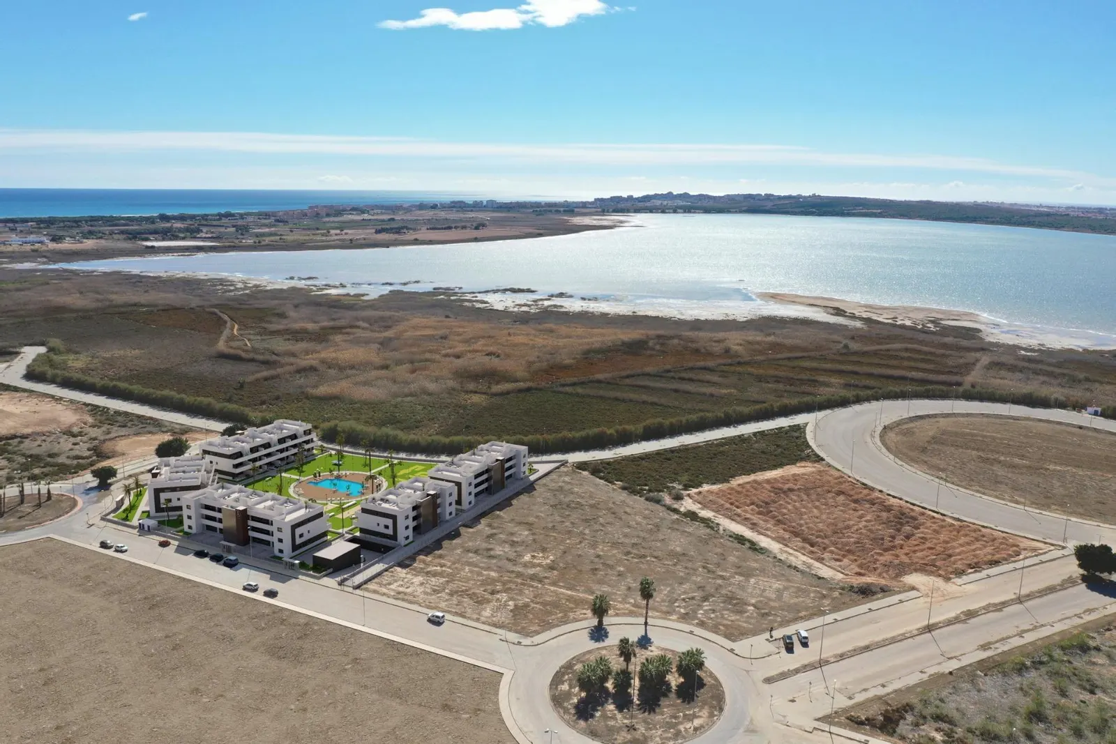 New Build Tourist Licensed Apartments with Lagoon Views in El Raso Guardamar del Segura — 4