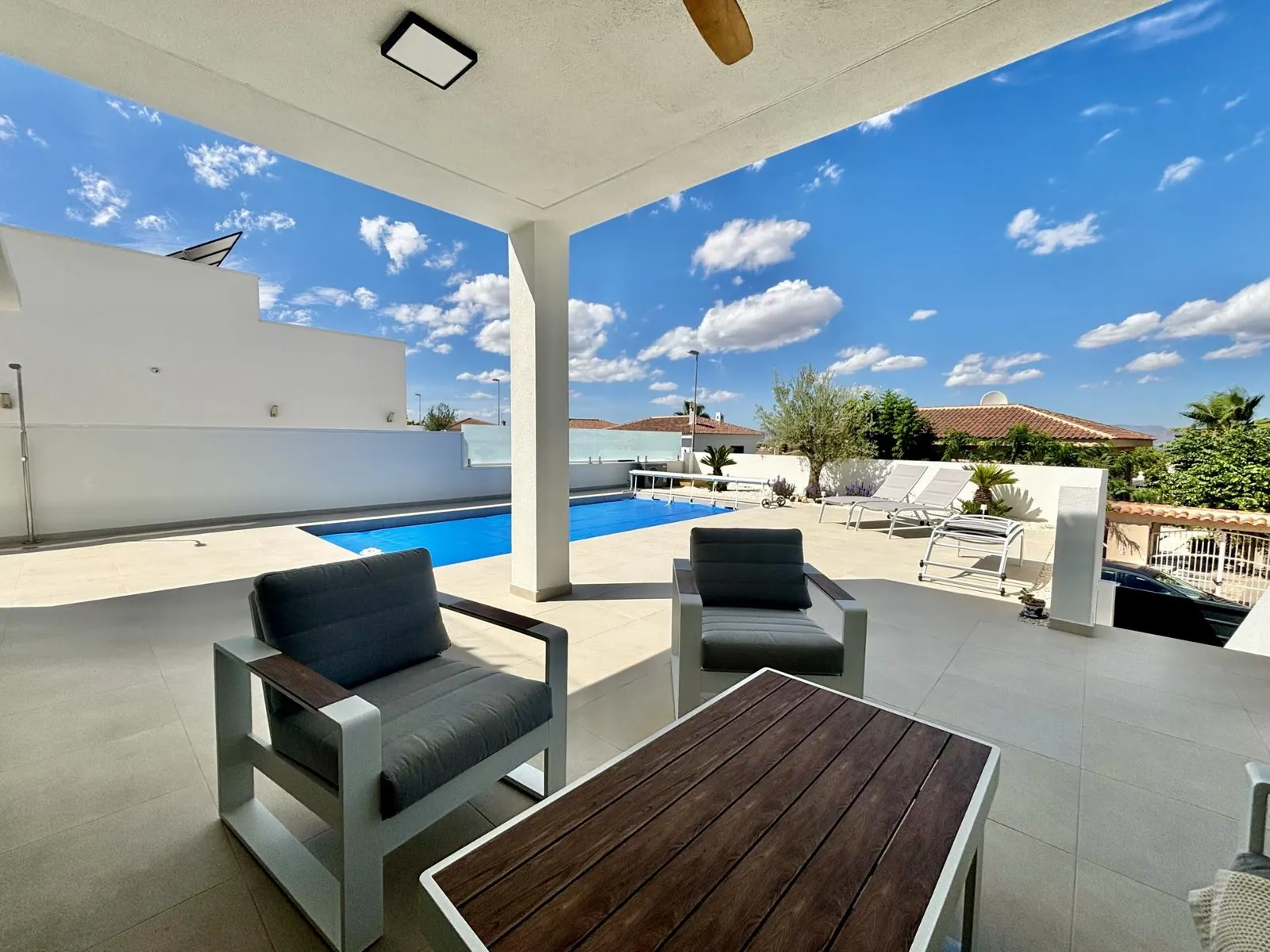 NEW BUILD VILLAS IN ROJALES — 2