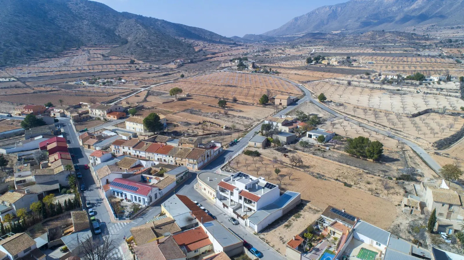NEW BUILD BUNGALOWS IN HONDON DE LAS NIEVES — 1