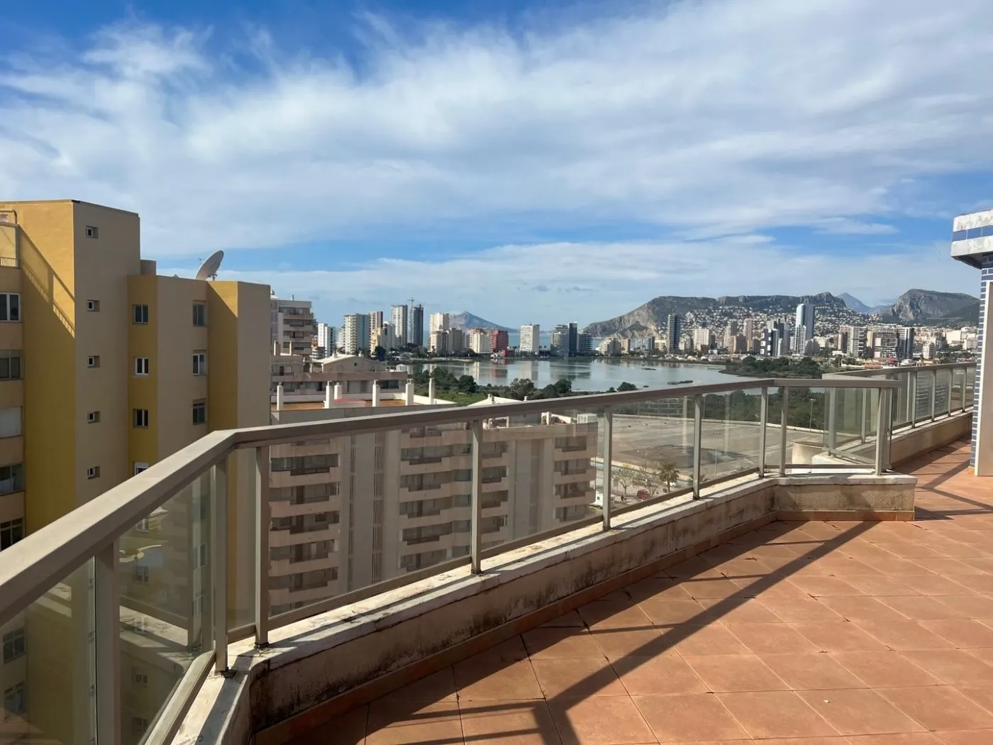 BEAUTIFUL PENTHOUSE WITH SEA VIEWS IN CALPE — 1