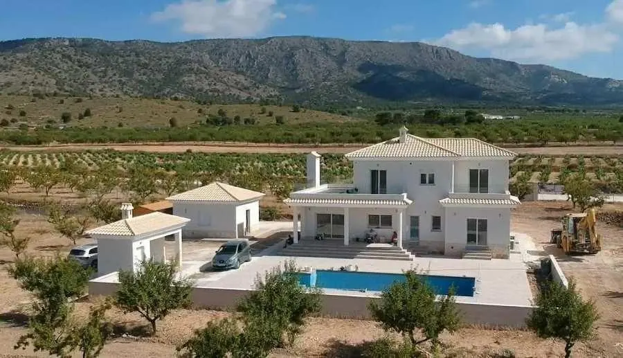 New build villas in Pinoso on rural plots — 2