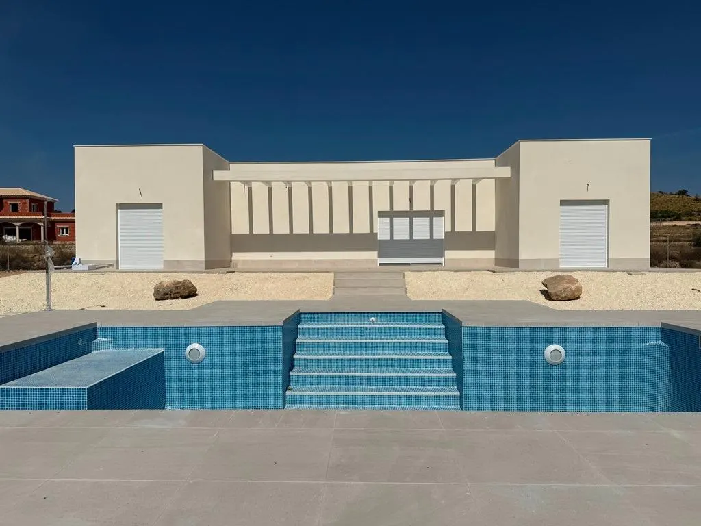 New build villas in Pinoso on rural plots — 2