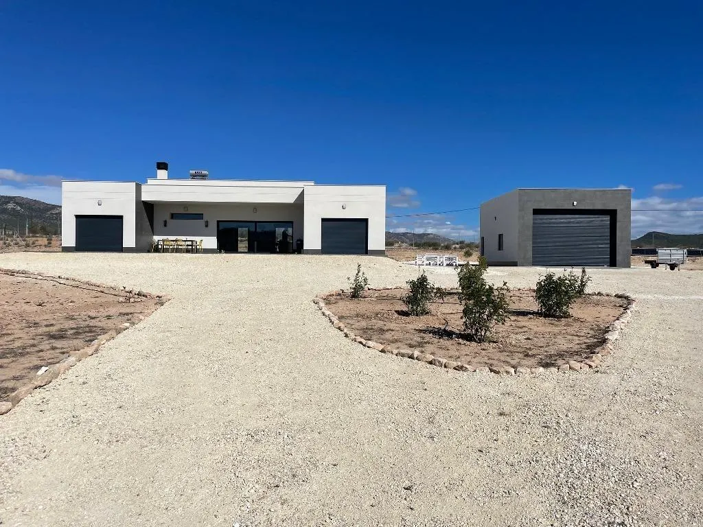 NEW BUILD VILLAS IN PINOSO — 2
