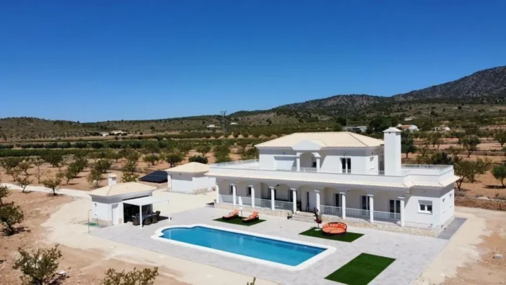 NEW BUILD VILLAS IN PINOSO