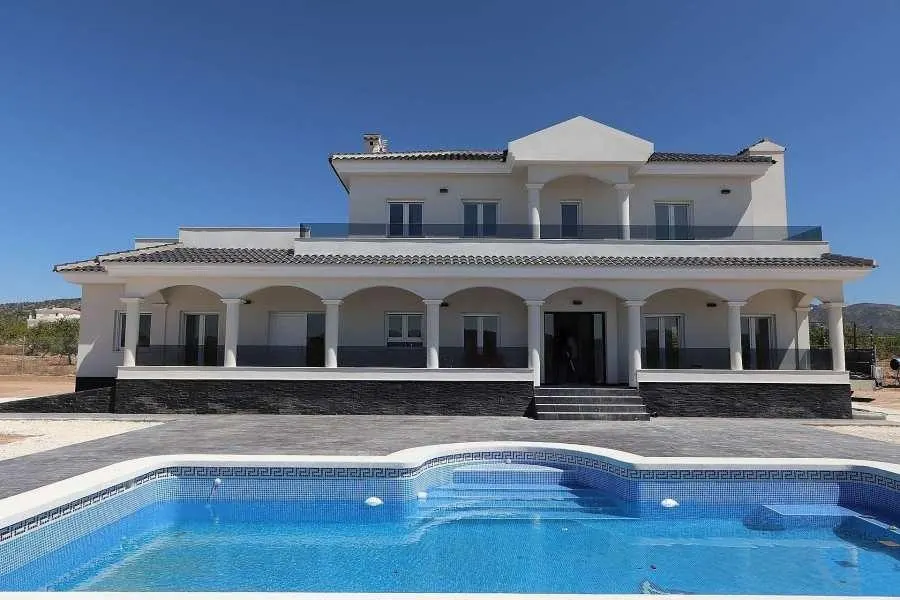 NEW BUILD VILLAS IN PINOSO — 2