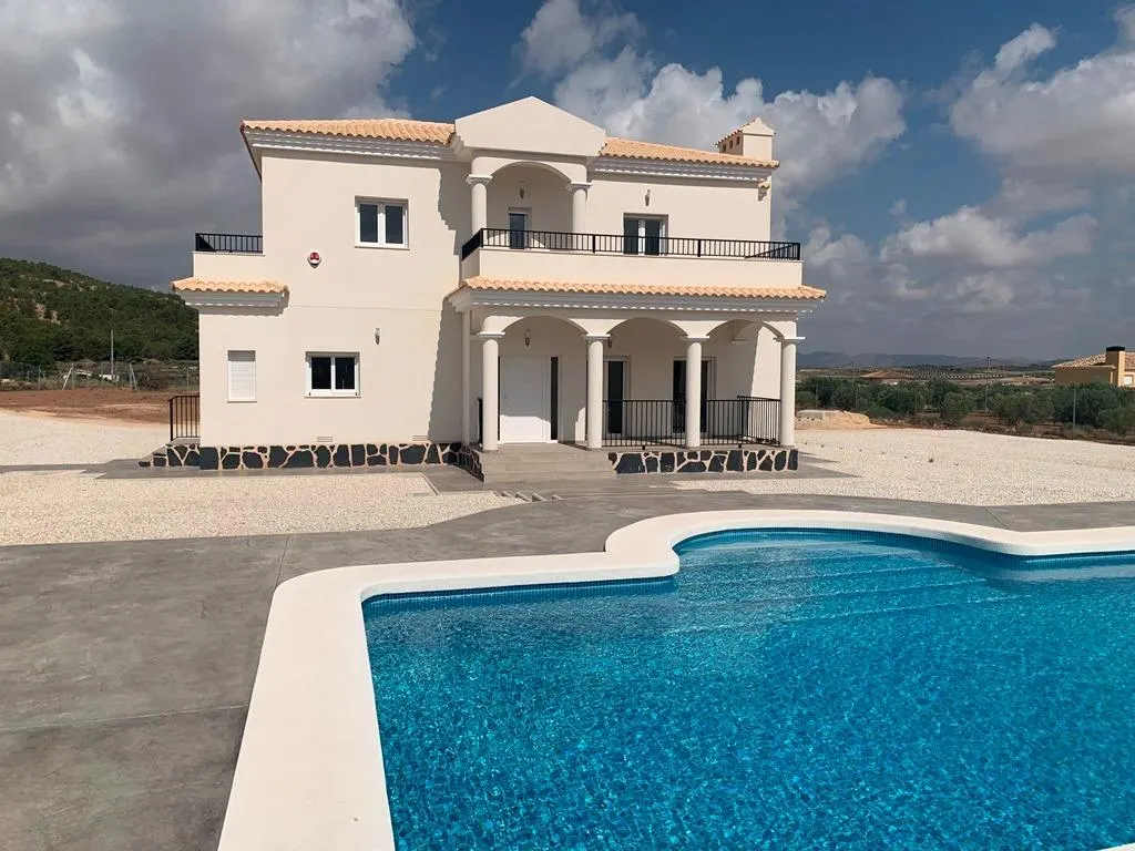 NEW BUILD VILLAS IN PINOSO — 2