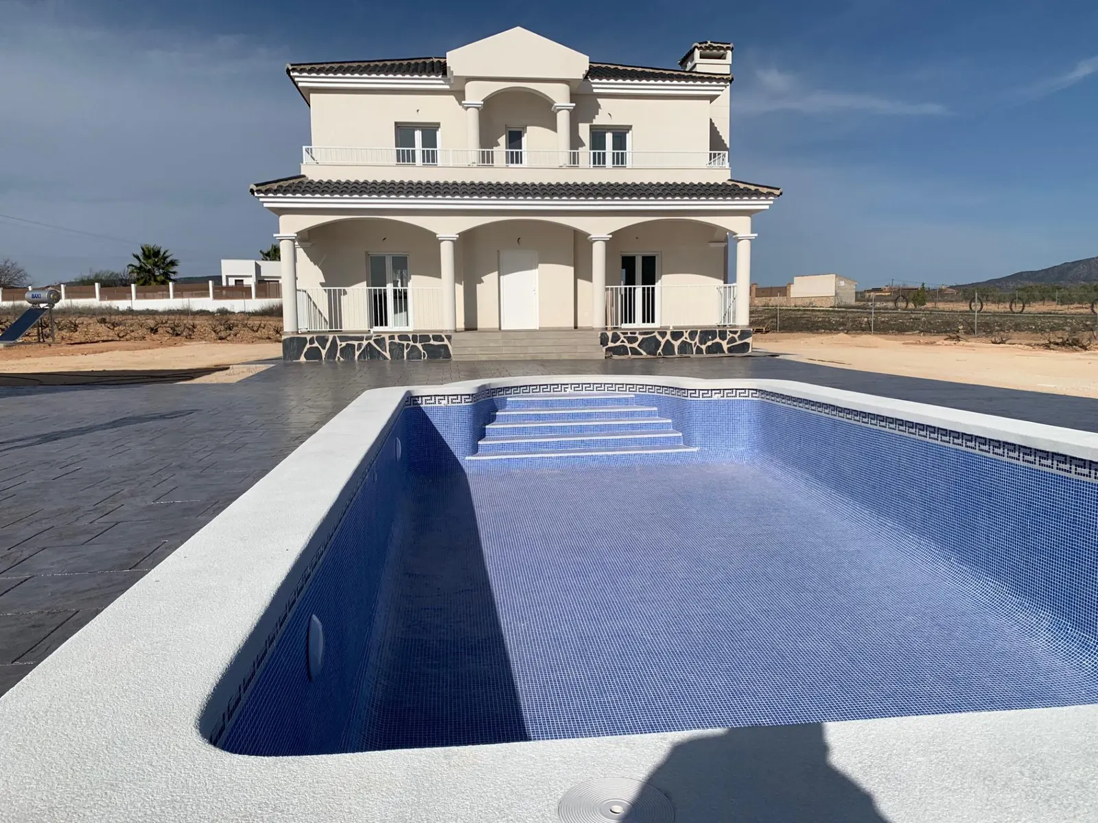 NEW BUILD VILLAS IN PINOSO — 2