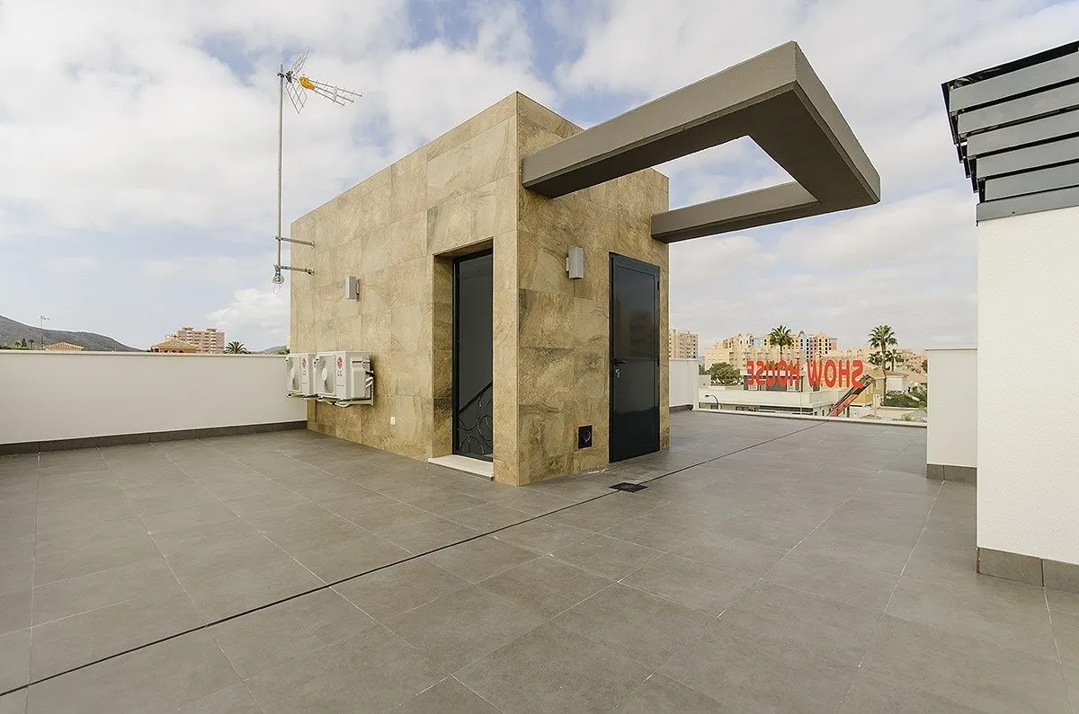 NEW BUILD VILLA IN PLAYA HONDA — 2
