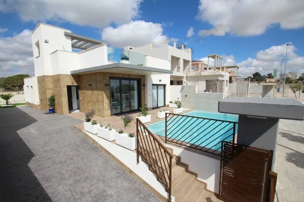 NEW BUILD RESIDENTIAL OF VILLAS IN SAN MIGUEL DE SALINAS — 2