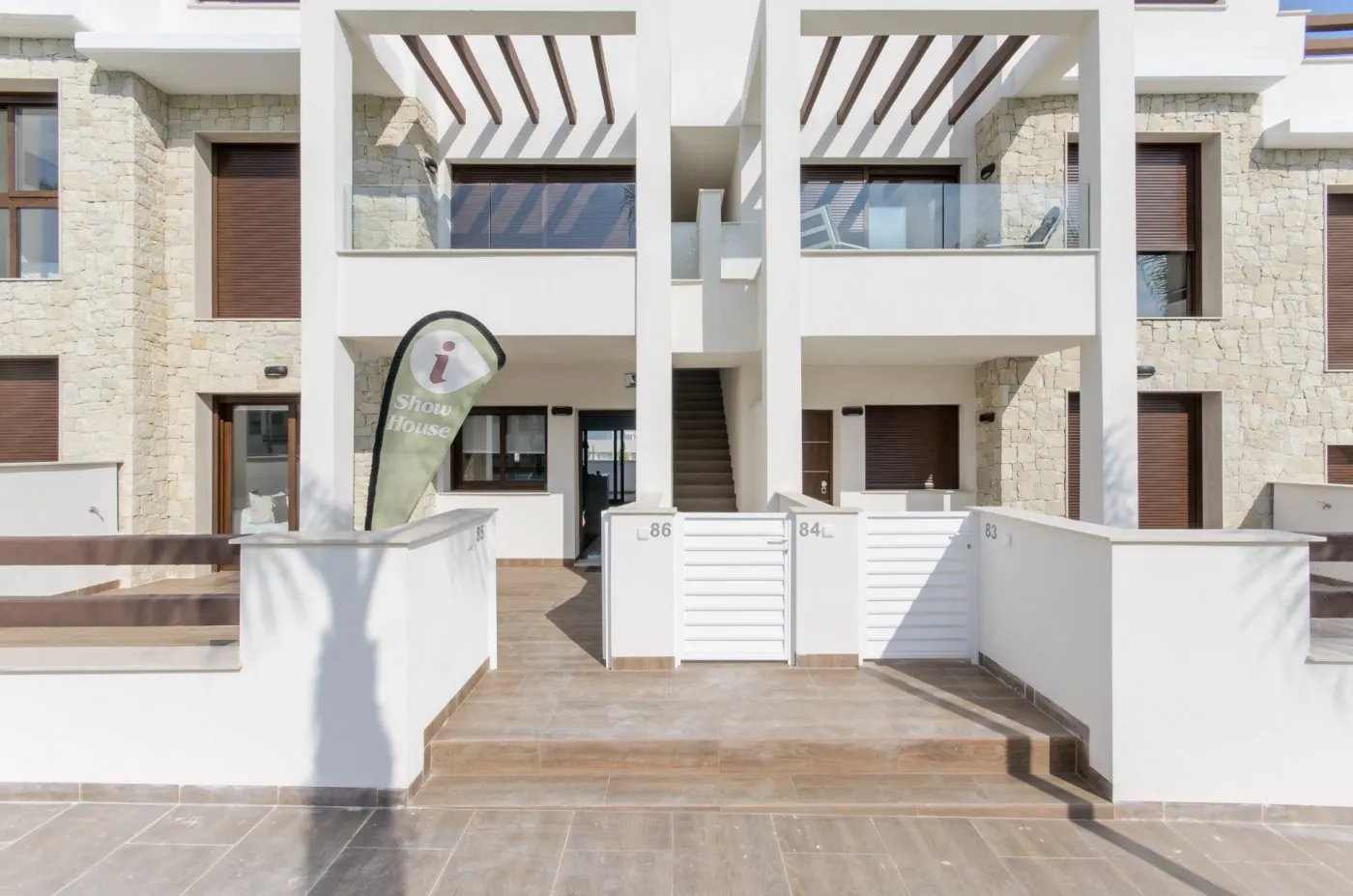 NEW BUILD RESIDENTIAL OF BUNGALOW APARTMENTS IN LOS BALCONES, TORREVIEJA — 1