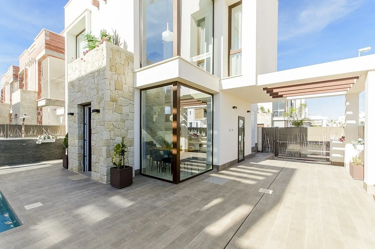 NEW BUILT VILLA IN PLAYA HONDA — 2