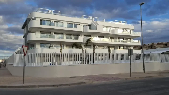 NEW BUILD RESIDENTIAL COMPLEX IN LOMAS DE CABO ROIG