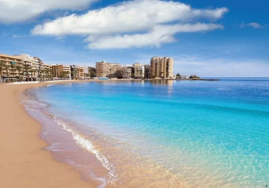 New Build Apartments in the Heart of Torrevieja Just 400 m from the Beach — 4