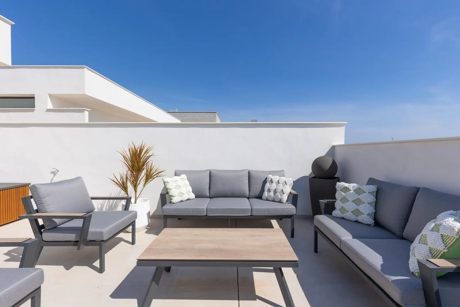 New Build Villas with Private Pool Near La Serena Golf in Los Alcazares — 3