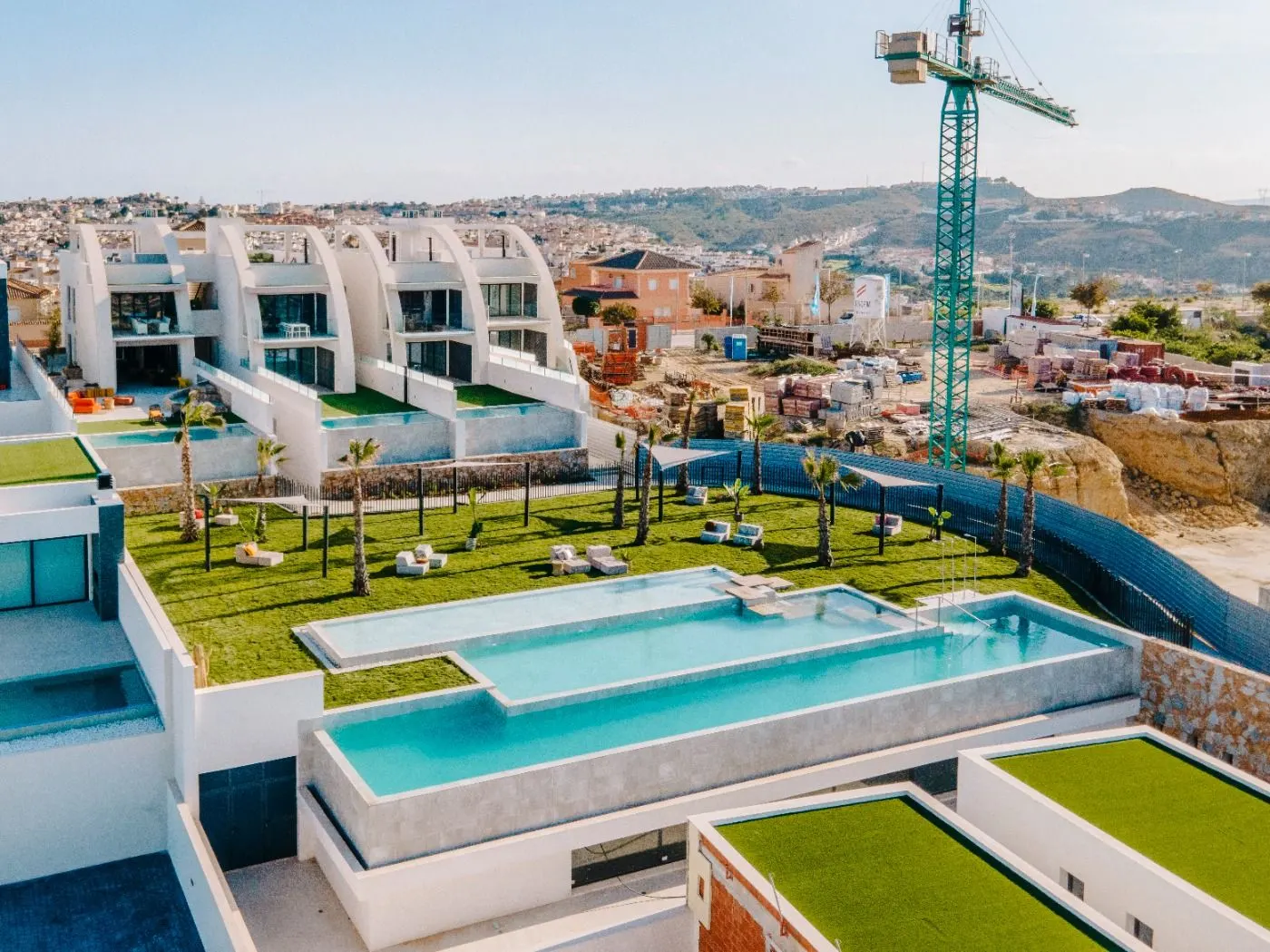 LUXURY AND DESIGN APARTMENT NEXT TO THE GOLF COURSE — 1