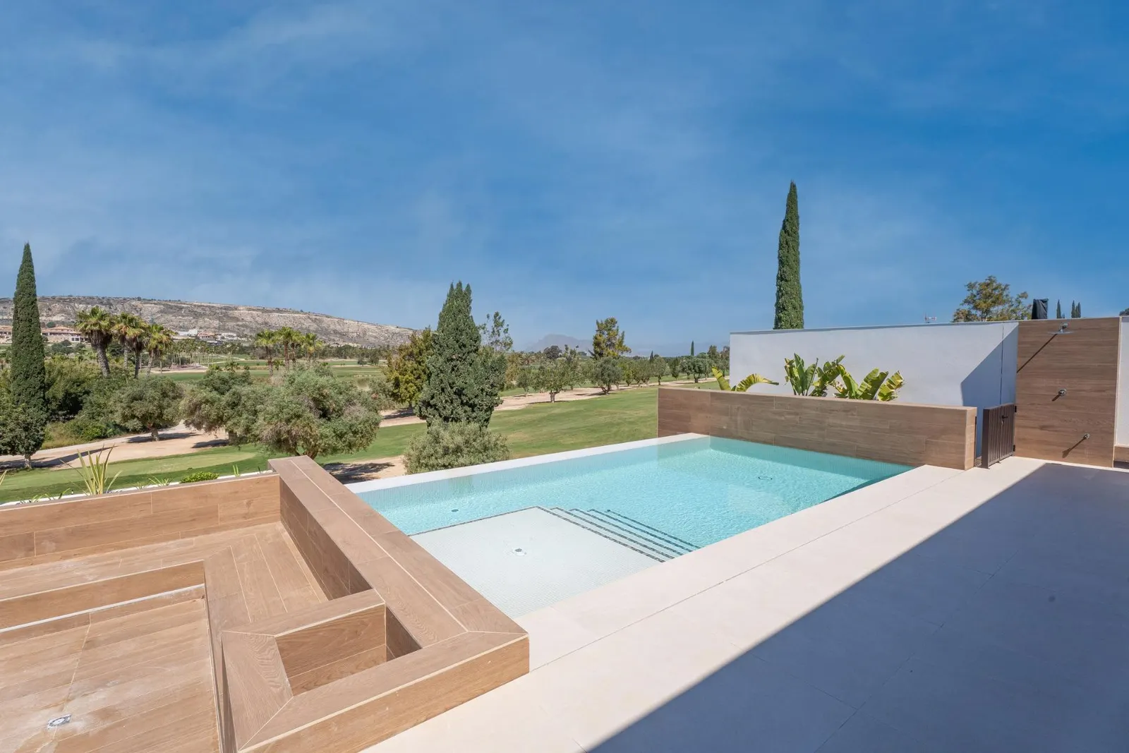 Exclusive, newly built villas on the golf course front line at La Finca Golf Resort — 1